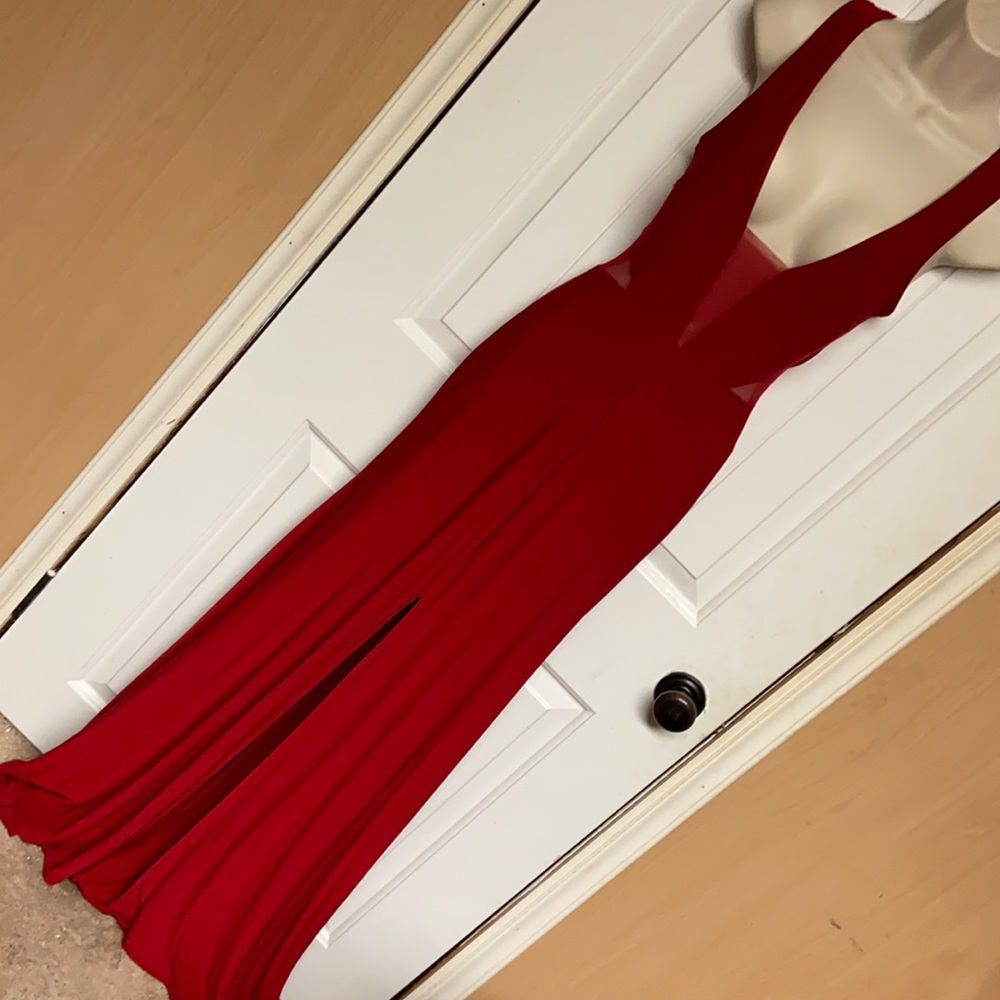 WINDSOR LONG RED DRESS WITH SLIT DOWN THE MIDDLE